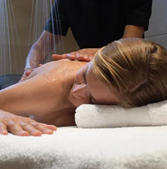 Massage sous affusion